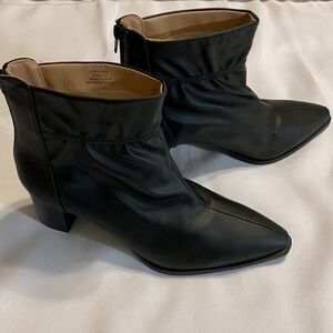 True comfort foam size 12 black zippered booties NWOT